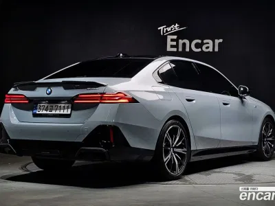 2024 BMW 5-Series 530i xDrive M Sport, фото 1, лот 10057847