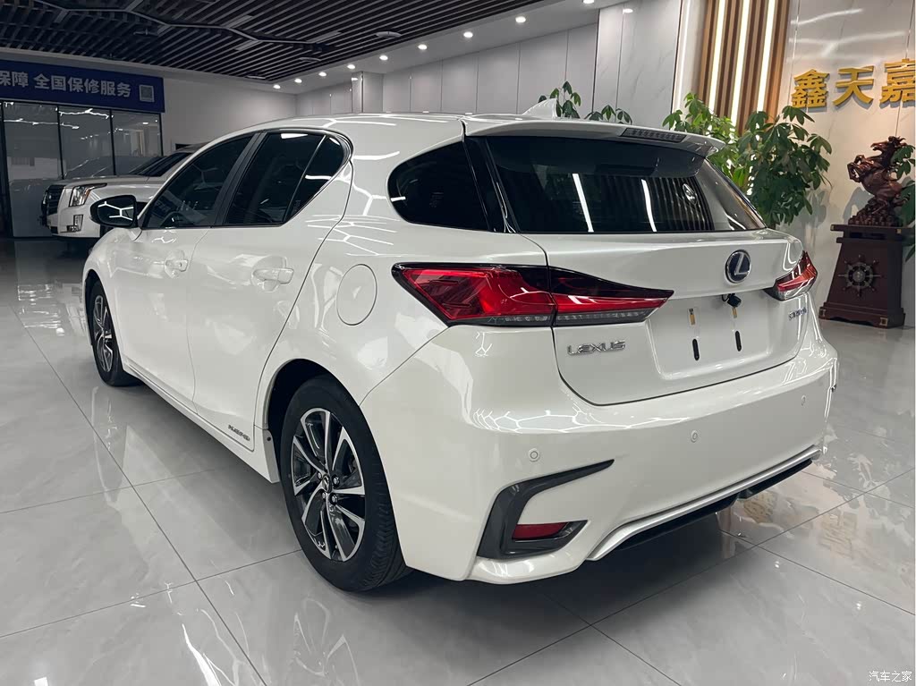 2017 Lexus CT CT200h Elite Edition Monochrome China V, фото 4, лот 11134053
