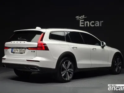 2021 Volvo V60 B5 Pro AWD, фото 2, лот 10115365