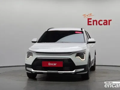 2024 Kia Niro Prestige, фото 2, лот 10528205