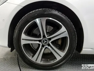 2019 Mercedes-Benz E-Class E220d Avantgarde, фото 4, лот 10168228