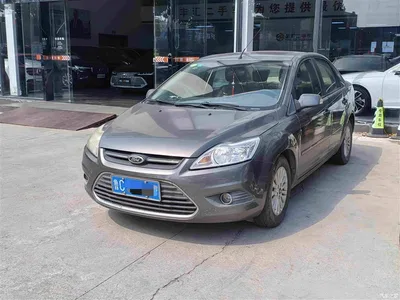 2014 Ford Focus Hatchback Classic 1.8L Manual Cool White Collector's Edition, фото 1, лот 11220482
