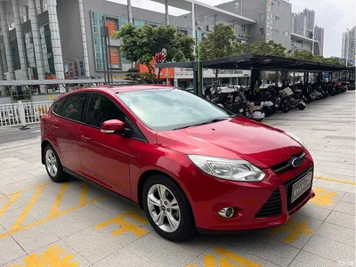 2012 Ford Focus Hatchback 1.6L Manual Trend, фото 2, лот 10297318