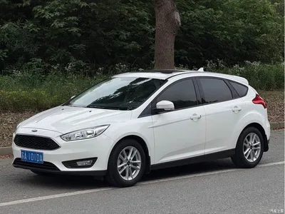 2018 Ford Focus Hatchback Classic 1.6L Automatic Trend Smart Edition, фото 1, лот 10298102