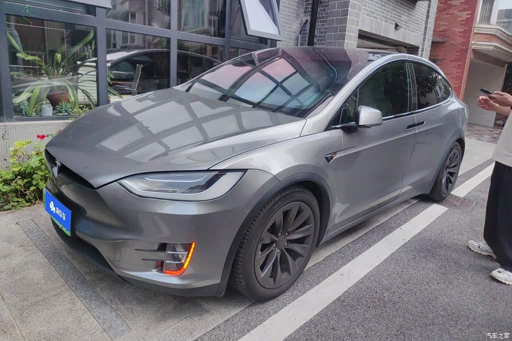 2016 Tesla Model X 75D, фото 1, лот 11103114