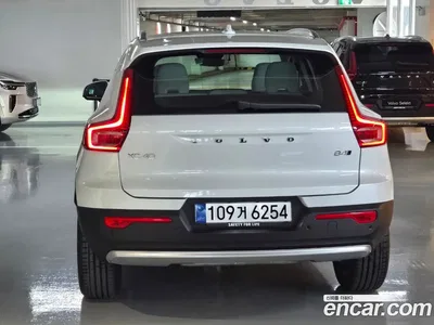 2026 Volvo XC40 B4 Ultra Bright, фото 4, лот 11745196