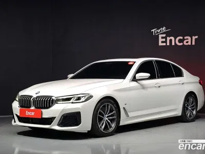 2022 BMW 5-Series 520i M Sport, фото 1, лот 10201698