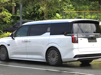 2022 ZEEKR 009 Facelift WE Edition, фото 3, лот 10428104