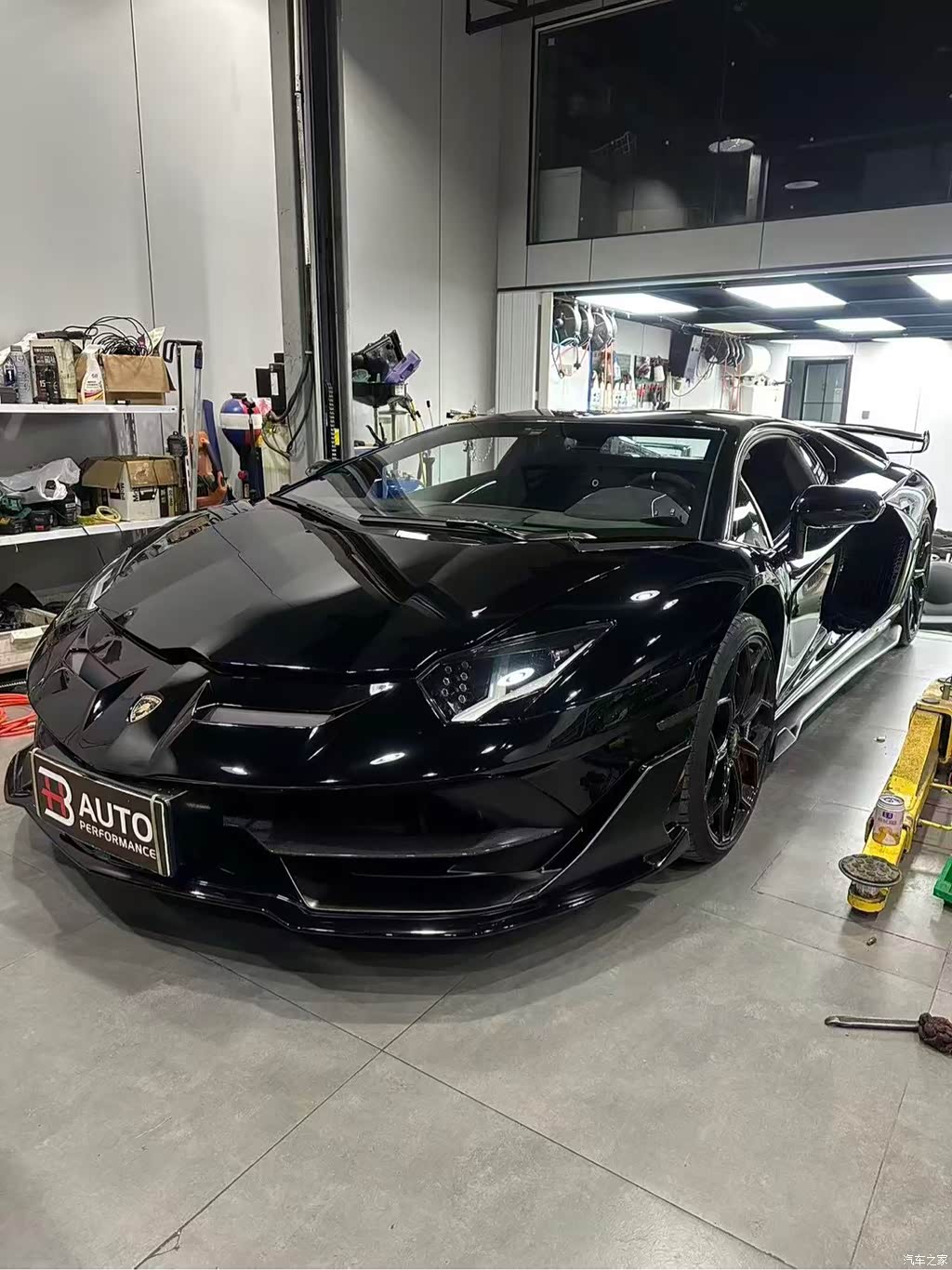 2019 Lamborghini Aventador SVJ, фото 1, лот 11205315