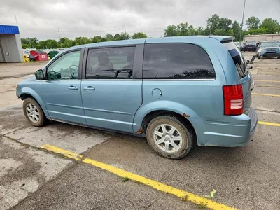 2010 CHRYSLER TOWN & COUNTRY LX, фото 2, лот 10664854