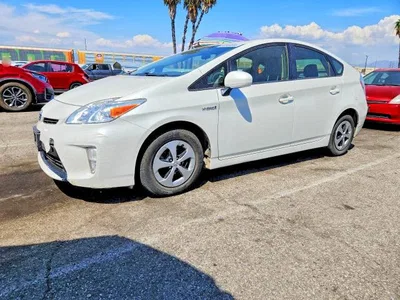 2015 TOYOTA PRIUS TWO, фото 1, лот 10519205