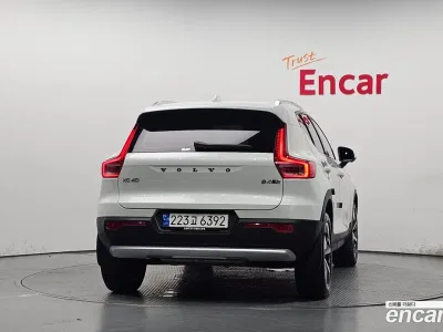 2023 Volvo XC40 B4 Ultimate Bright, фото 4, лот 10171374
