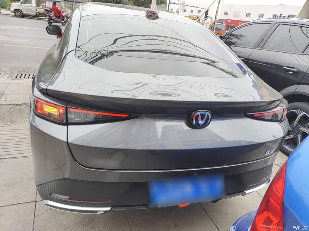 2023 Changan Yida Blue Whale NE 1.5T GDI DCT Enjoyment Edition, фото 4, лот 10255925