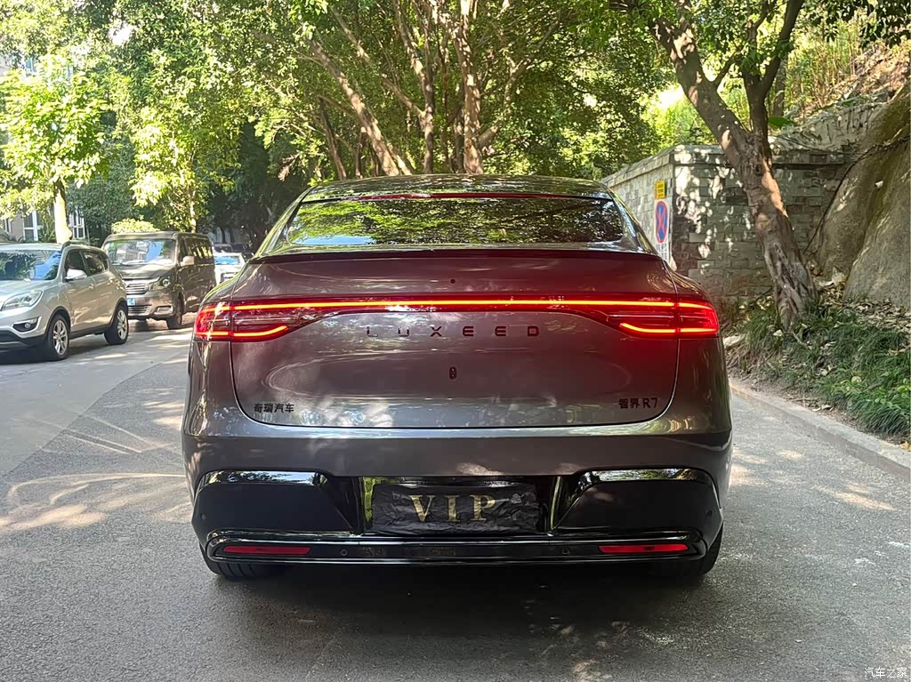2026 Zhijie Luxeed R7 Range Extender Max+, фото 4, лот 11213327