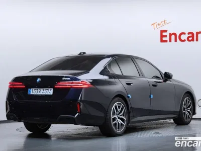 2026 BMW 5-Series 520i M Sport, фото 2, лот 11258346