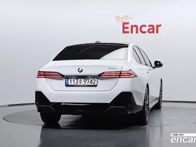 2025 BMW 5-Series 523d M Sport, фото 3, лот 10211934