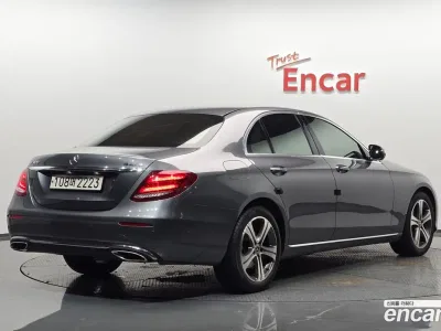 2017 Mercedes-Benz E-Class E300 4MATIC AV Intelligent Drive, фото 1, лот 10075782
