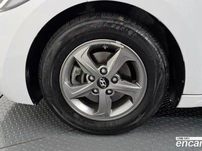 2017 Hyundai AVANTE 1.6 GDI Smart, фото 4, лот 11001194