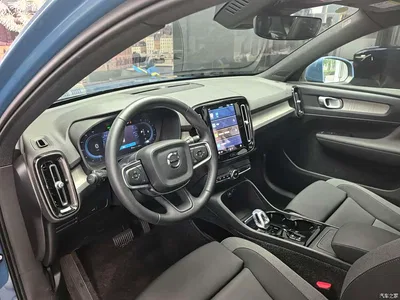 2025 Volvo XC40 B3 Smart Elite Luxury Edition, фото 4, лот 10351951