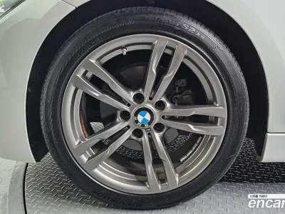 2017 BMW 3-Series 320i M Sport, фото 4, лот 10051677