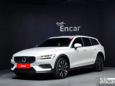 2022 Volvo V60 B5 Pro AWD, фото 1, лот 10121993