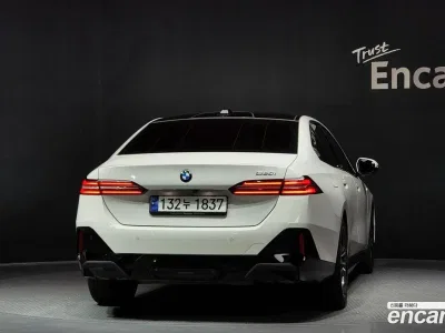 2024 BMW 5-Series 520i M Sport, фото 3, лот 10047256