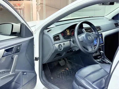 2013 Volkswagen Lavida Facelift Classic 1.6L Automatic Comfort, фото 4, лот 10416255