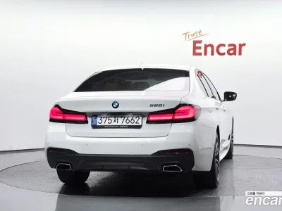 2022 BMW 5-Series 520i M Sport, фото 2, лот 10048174