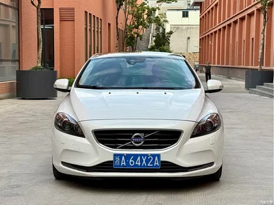 2015 Volvo V40 1.6T Smart Comfort Edition, фото 2, лот 10352799