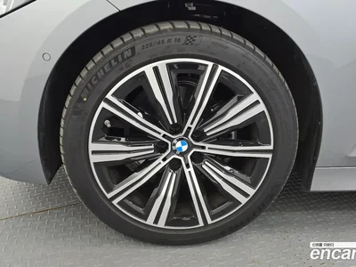 2025 BMW 3-Series 320i, фото 4, лот 10048368