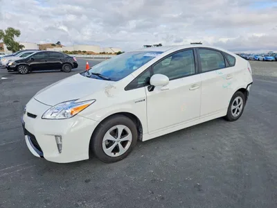 2013 TOYOTA PRIUS TWO, фото 1, лот 10508970