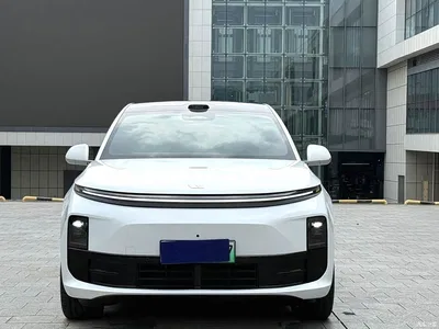 2025 Li Auto L6 Pro Smart Renewal Edition, фото 2, лот 10446895