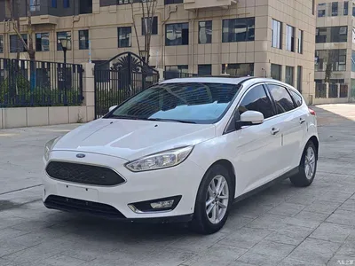 2017 Ford Focus Hatchback 1.6L Manual Fashion Smart Edition, фото 1, лот 11217250
