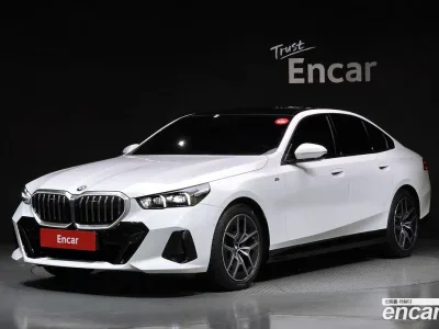 2025 BMW 5-Series 520i M Sport, фото 1, лот 10527957
