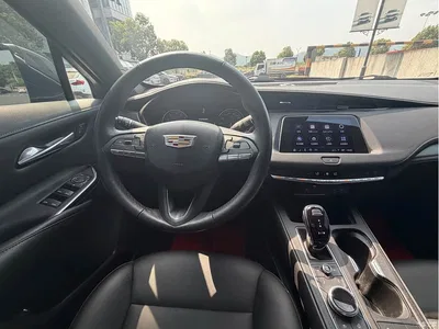 2022 Cadillac XT4 28T FWD Luxury, фото 4, лот 10887412