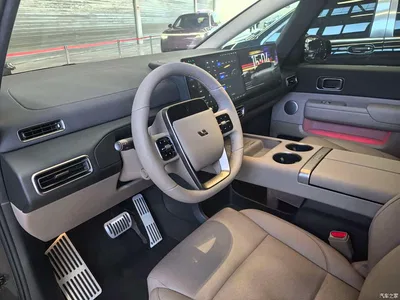 2025 Li Auto MEGA Model Home Family Special Edition, фото 4, лот 10444131