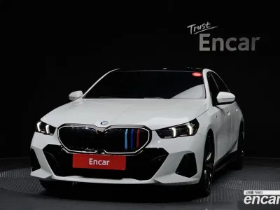 2025 BMW 5-Series 530i xDrive M Sport Pro Special Edition, фото 2, лот 10056817