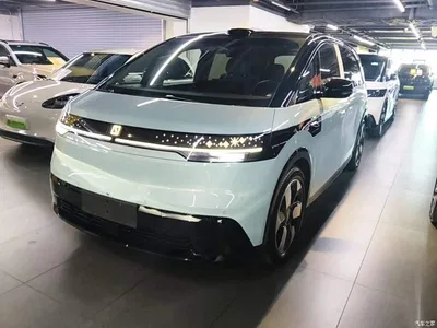 2025 ZEEKR MIX Smart Driving Edition, фото 1, лот 10305771
