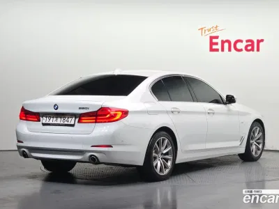 2018 BMW 5-Series 520i Luxury, фото 1, лот 10077981