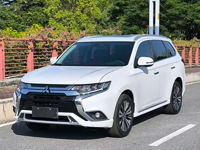 2021 Mitsubishi Outlander 2.4L 4WD Deluxe Edition 7-Seater, фото 1, лот 10341702