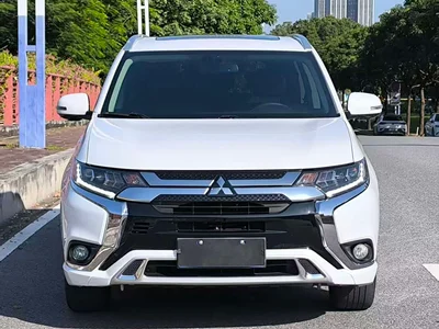 2021 Mitsubishi Outlander 2.4L 4WD Deluxe Edition 7-Seater, фото 3, лот 10341702