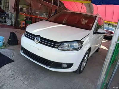 2015 Volkswagen Touran 1.4T DSG Comfort Edition 5-seater, фото 1, лот 10475441