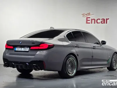 2022 BMW 5-Series 520i M Sport, фото 2, лот 10528157