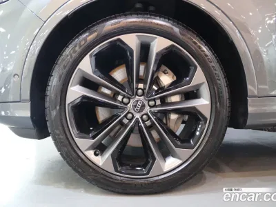 2025 Audi Q7 55 TFSI Quattro Premium, фото 4, лот 10102855