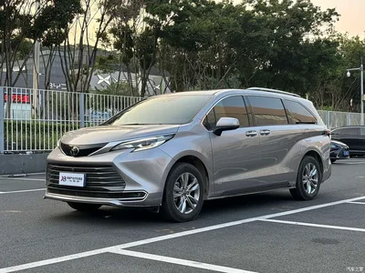 2024 Toyota Sienna 2.5L Hybrid 4WD Premium Edition, фото 1, лот 10885714
