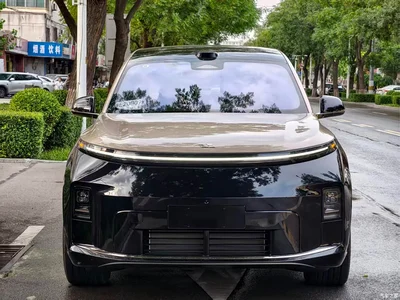 2026 Li Auto Li Xiang L9 Base Model, фото 2, лот 11067217