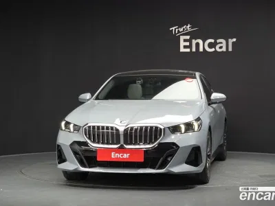 2025 BMW 5-Series 523d M Sport, фото 2, лот 10065777