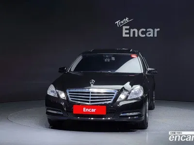 2012 Mercedes-Benz E-Class E200 CGI, фото 2, лот 10056282