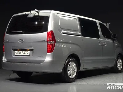 2021 Hyundai Starex Van 5-Seater, фото 2, лот 10234340