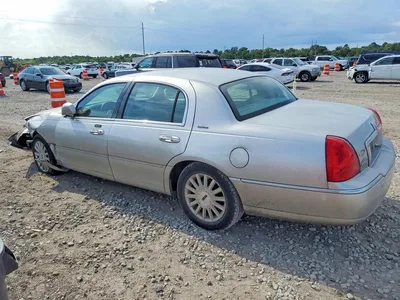 2003 LINCOLN TOWN CAR SIGNATURE, фото 2, лот 10876710